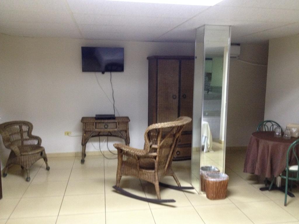 Arecibo Inn Rum bild
