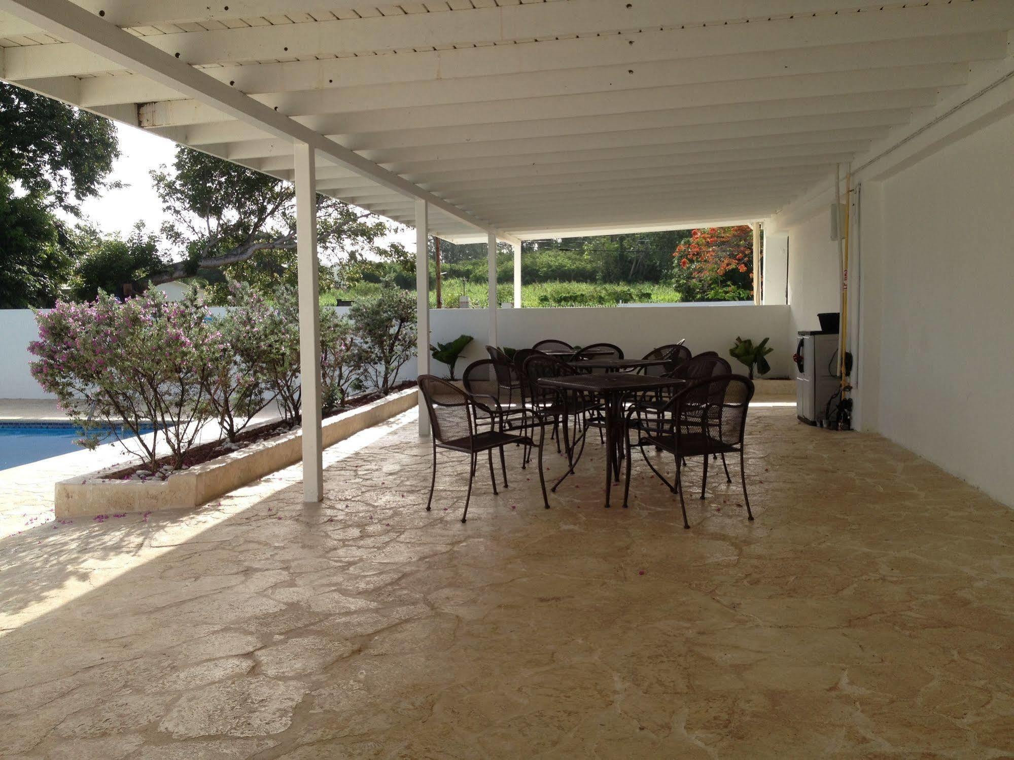 Arecibo Inn Exteriör bild